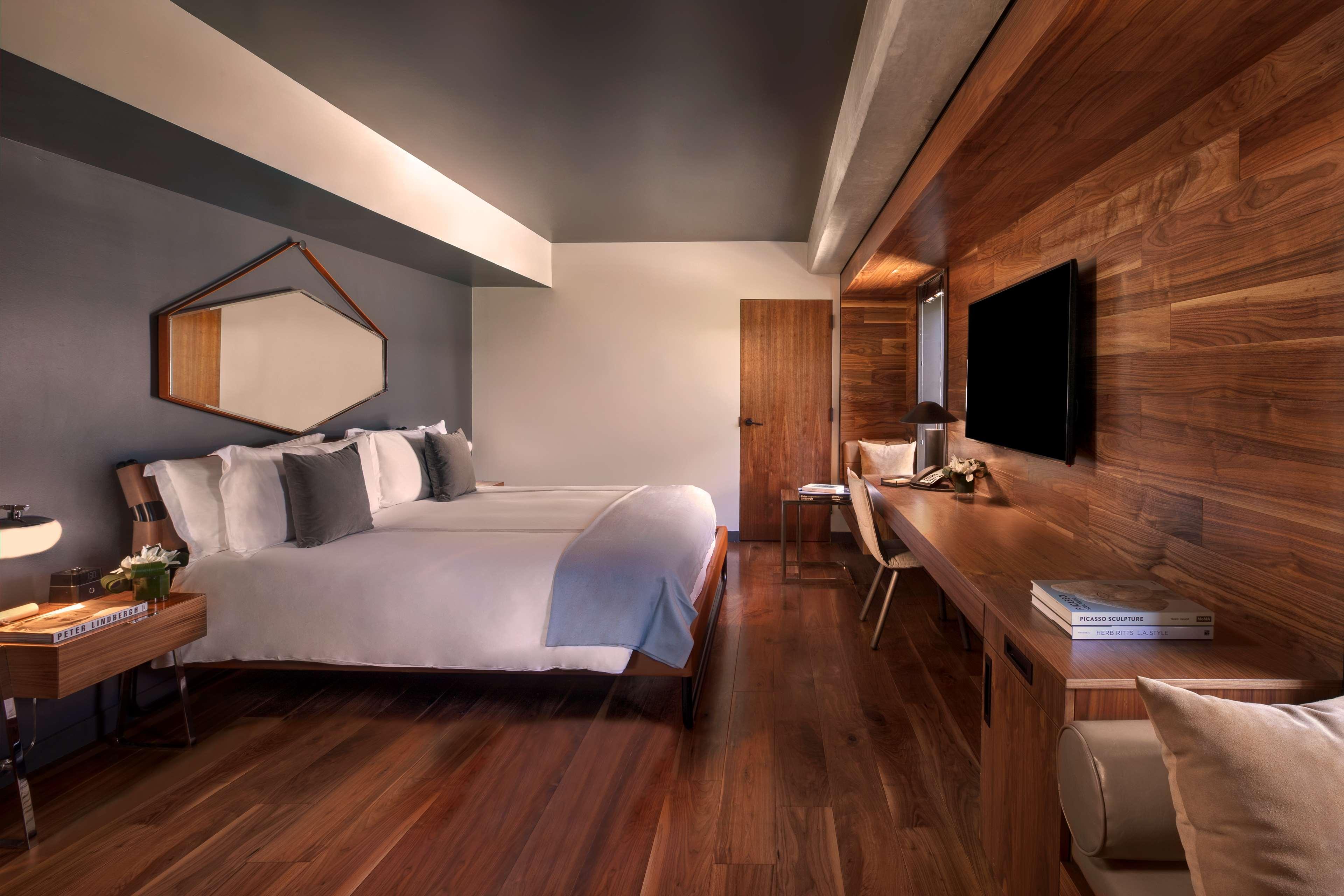 Hotel Sixty 4*