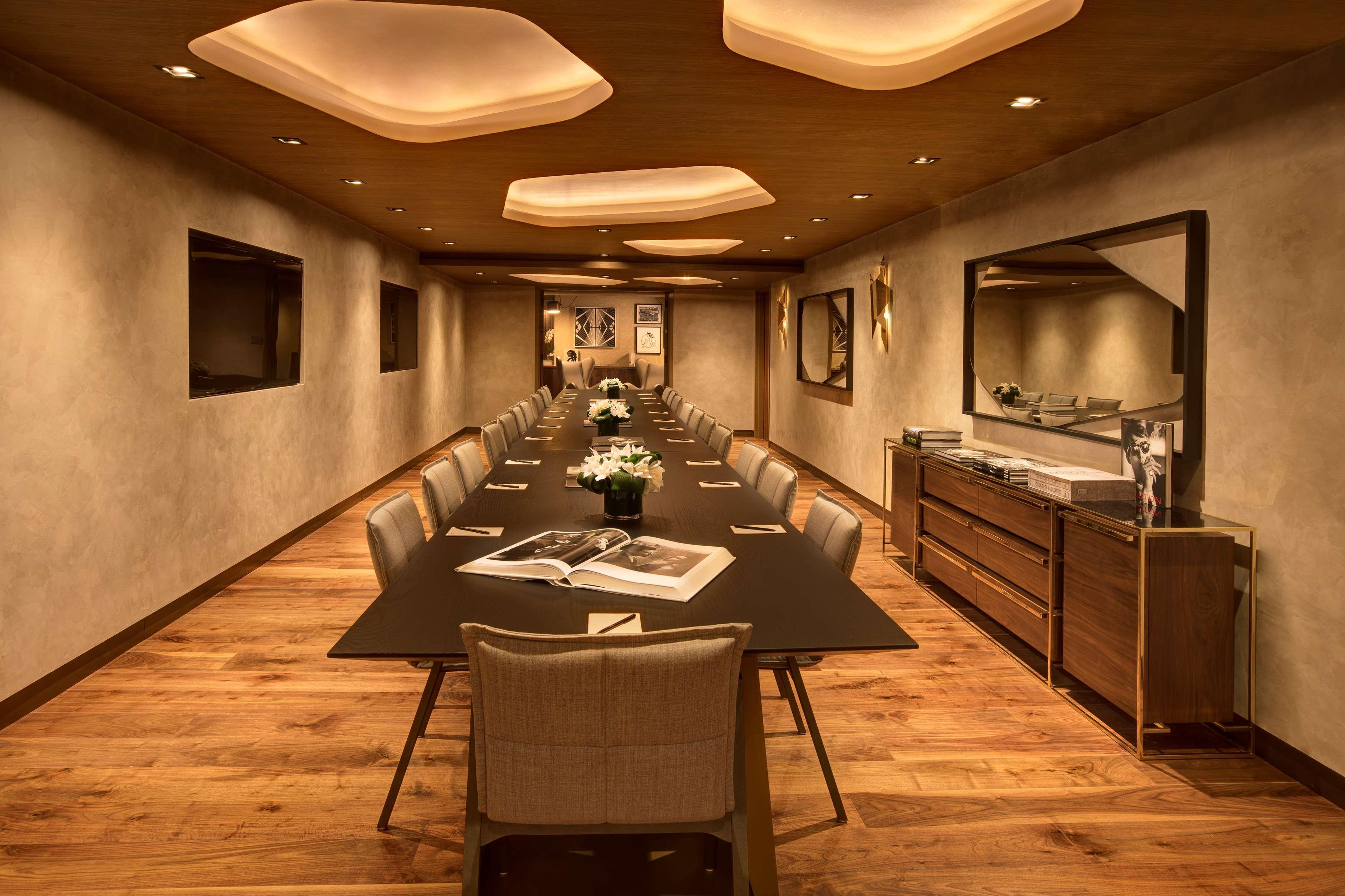Sixty Hotel 4*